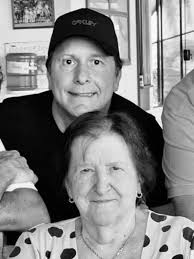 Morre Dona Maria Aparecida, mãe de Daniel, e cantor faz homenagem: "Até o  último instante me ensinou a ser o que sou"