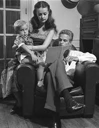 1953 L Actrice Francaise Jeanne Moreau En Famille Dans L Appartement De Ses Beaux Parents Avec Son Premier Mari Le Re Actrice Francaise Jeanne Moreau Actrice Richard moreau is the author of jean henri fabre et louis pasteur conversation au bord de la sorgue (acteurs de la science) (0.0 avg rating, 0 ratings, 0. pinterest