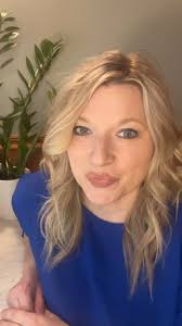 Live Shopping Experience with Your Aloette Aesthetician