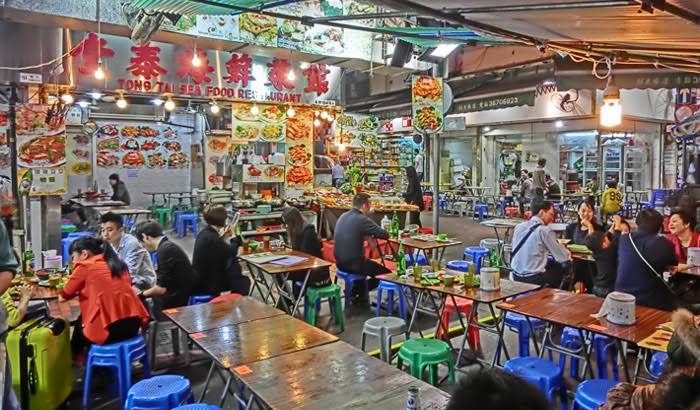 Mga resulta ng larawan para sa Temple Street night market, Hong Kong, China"