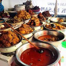 N O N I Z A R A On Instagram Los Lambuang Yang Terletak Di Pasar Lereng Bukittinggi Sesuai Namanya Di Sini Kita Bisa Mengisi Lambung Dengan Masakan Khas