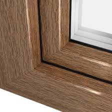 Là où il est d'ordinaire préconisé d'appliquer la peinture en respectant le sens du bois, faites de même, ce qui revient à peindre dans le sens des montants, baguettes et panneaux : Fenetre Pvc De Couleur Prix Et Conseils Pour Bien Choisir