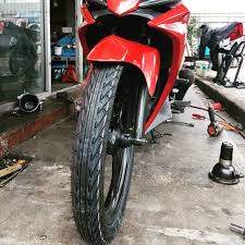 Anggaran harga tukar barang siap upah jenama pertengahan(bukan oem) pada motor berkuasa 125cc kebawah jenis moped (manual).dibawah adalah jadual pelbagai harga perlu dibayar untuk membaikpulih motor 4 stroke. Tayar Motor Corsa Sport Rain Shopee Malaysia
