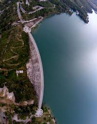 Αναχώρηση στις 8:30 για τη λίμνη μαραθώνα. Limnh Mara8wnas