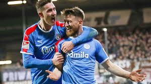 2 ahmet arslan (mc) holstein kiel 2. 2 1 Gegen St Pauli Holstein Kiel Entscheidet Nordderby Fur Sich