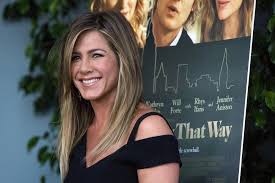 The daughter of actors john aniston and nancy dow, she began wo. Raduyushayasya Razvodu Pitta I Dzholi Dzhennifer Eniston Stala Memom Rossijskaya Gazeta