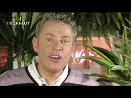 Dracaena are composed of a large group of popular foliage plants. L Entretien Du Dracaena Jardinerie Truffaut Tv Youtube