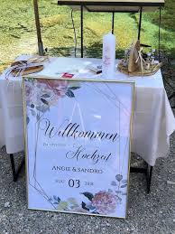 In Der Mitte Des Lebens Gibt Die Liebe Uns Ein Marchen Mit Bildern Hochzeit Girlande Hochzeit Hochzeitsplanung