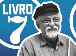 Uma vida tendo o livro como eixo existencial