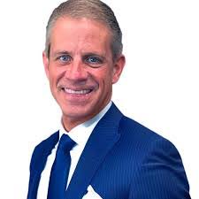 Darin Stephens's Instagram, Twitter & Facebook