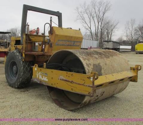 Vibromax W10 Smooth Drum Roller