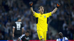 Klubowi lekarze natychmiast udzielili mu pomocy i najpewniej uratowali mu życie. Oliver Torres Wants Iker Casillas To Remain At Porto Beyond The Summer