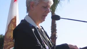 Aguirre becomes mayor in bittersweet handoff