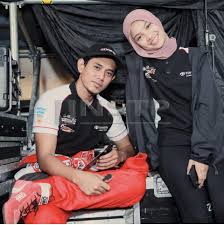 Tajul tergelak wany hasrita silap cakap macam cina mp3 duration 14:57 size 34.22 mb / klassen faye 9. Nabila Rosakkan Hubungan Khai Wany Hasrita Selebriti Berita Harian