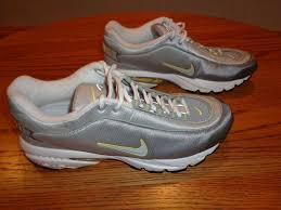 Women S Nike Air Brs 1000 Silver White Athletic Shoes 30299600100 Size 8 5 Nike Airs This Is A Link To Amazon And White Athletic Shoes Nike Air