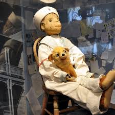 .et bilingues (anglais, espagnol, allemand, italien, néerlandais) pour vos traductions, correcteur d'orthographe et de grammaire, manuels scolaires, certification le robert en langue française. Robert The Doll Key West Florida Atlas Obscura