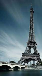 La seine, ce n'est pas que pour les bateaux mouches. Belle Tour Eiffel Paris Beautiful Eiffel Tower Paris En 2021 Papier Peint De Paris Tour Eiffel Fond Ecran Paris