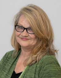 Danielle Heine's Instagram, Twitter & Facebook