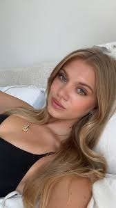 [reklama] Szybka zmiana makijażu w mniej niż 5 minut produktami od  @bobbibrown 🖤 Używając kultowych cieni w, sticku Long-Wear Cream Shadow  Stick, od Bobbi Brown nie potrzebujecie nawet pędzelka, bo te ...