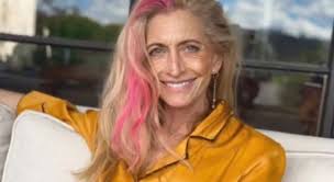 Artist, ., Susi McLintock is a multi disciplinary artist from South Africa  who is very drawn to nature and , the emotions evoked by her surroundings.  She draws inspiration mostly from the , beauty in ...