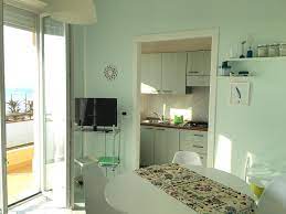 Soggiorno con angolo cottura, una camera matrimon. Casa Isa Wohnung Borghetto Santo Spirito