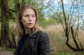 Hannah zeiler (nora waldstätten) rennt atemlos am winterlichen seeufer entlang, sie verfolgt einen mann mit einer tasche. Die Toten Vom Bodensee Der Wiederkehrer Filmkritik Film Tv Spielfilm