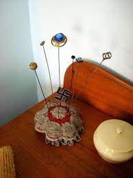 Hatpin Definition And Synonyms Of Hatpin In The English Dictionary