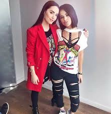 She then dated actor and musician benjamín amadeo from 2010 but they separated in 2015. Lali Esposito Diosa Forever Startseite Facebook