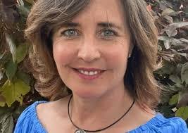 Sarah Ralston's Instagram, Twitter & Facebook