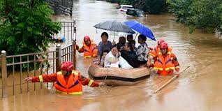 An einigen deichen ist die. Hochwasser In China Millionen Von Fluten Bedroht Taz De