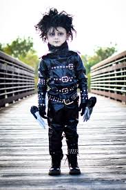 4 Year Old Boy Dressed In Toddler Edward Scissorhands Costume For Halloween Halloween Costum Old Halloween Costumes Boy Costumes Edward Scissorhands Costume