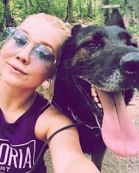 Jillian Strauss's Instagram, Twitter & Facebook