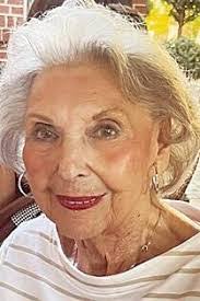 Beatrice Joyce's Instagram, Twitter & Facebook