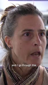 Traveler “forgets” about the illegal bananas in her bag 🍌