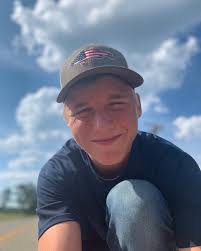 Miss the old days when I could just go up a block and hang out with my  little bros. Miss you guys ❤️