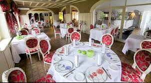 Le Buffet Hotel Restaurant Isbergues Septembre 2017 Mes Restos Preferes Restaurant Table Decorations Et Buffet