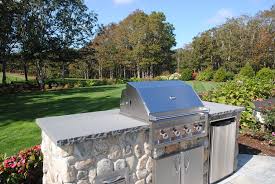 Having a backyard kitchen nowadays is quiet popular but not everyone will love it and can do it. Klizne Cipele Granica Orah Small Outdoor Kitchen Ramsesyounan Com