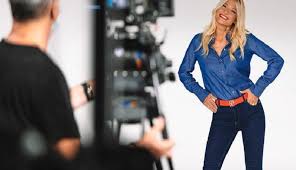 «είσαι καλά και μόνη σου;» και η ηθοποιός της απάντησε: Faih Skorda News Gr