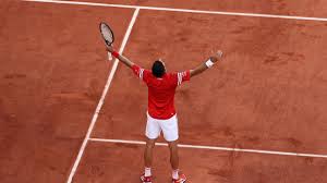 Vader apostolos werkte als tennisleraar, stefanos' russische moeder julie salnikova draaide mee in het vrouwenproftennis. Atp Halle Stefanos Tsitsipas Sagt Start Wegen Erschopfung Nach Finale Bei Den French Open Ab Eurosport