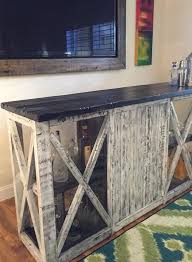 There are creative diyers, making good use of reclaimed wood to create furniture items like chair, sofa, center table, coffee table, and storage cabinet. Junc2funkt St Pete