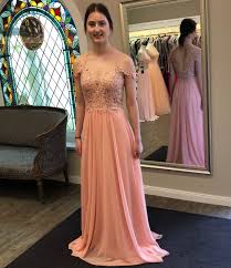 Zartes Luftiges Abendkleid In Apricot Apricot Eveningdresses Partywear Abiball Glamourose Abendkleider Mode Damen Mode