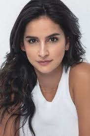 Diana Patricia's Instagram, Twitter & Facebook