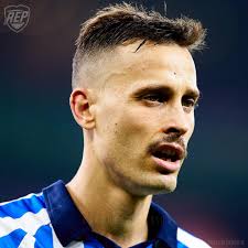 Nadie representa mejor su apodo en la Liga MX que Sergio Canales,  definitivamente un mago , a la altura de lo que exige Rayados.🪄  Indiscutido MVP de la serie, por personalidad, por