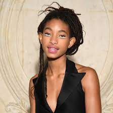 Willow Smith Wears Futuristic Eyeliner at Dior Couture Show | Teen Vogue