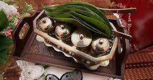 Gunakan potongan tipis agar aroma bawang mudah menyerap ke. Bukan Suka Suka Pemberian Sirih Junjung Rupanya Ini Maksud Tersirat Sirih Junjung Yang Bakal Pengantin Kenalah Ambil Tahu