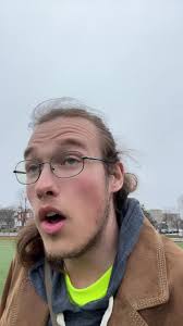 Emocionante lanzamiento del nuevo libro 'Fourth Wing'