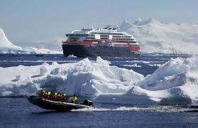 Hurtigruten currently plans to restart norwegian coastal cruises with all its 7 ships in july 2021. Hurtigruten Grundet Eigene Organisation Fur Expeditionskreuzfahrten Businessportal Norwegen