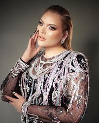 Better known to her 13 million subscribers as nikkietutorials, beauty youtuber nikkie de jager is hosting this year's eurovision recommended. Iru1ayjzsohxxm