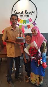 Harga secret recipe, secret recipe sg besi, secret recipe sungai besi, menu di secret recipe, secret recipe menu Secret Recipe Malaysia On Twitter Update Pakcik Razif Got To Celebrate His Wife Cik Pah S Birthday With A Cake Guys Thanks To All Of Our Twitter Fans For Your Help Spread
