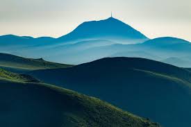 Vue Sur Le Puy De Dome Remarquable Photo Puy De Dome Auvergne Auvergne France
